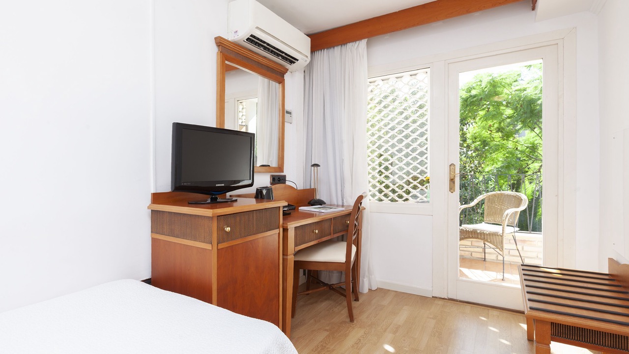 Photo of Bedroom in Son Armadams