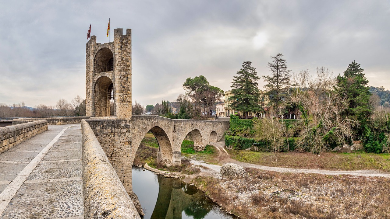Photo of Others in Besalu