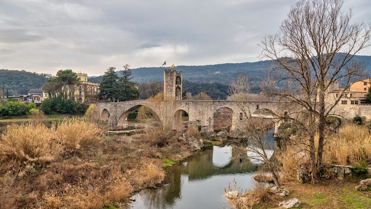 Photo of Others in Besalu