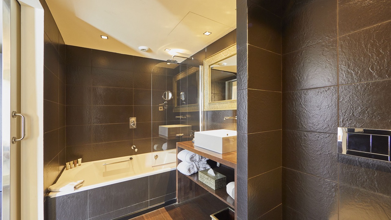 Photo of Bathroom in La Llotja-Born