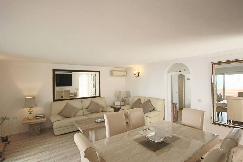 Photo of Livingroom in El Paraiso