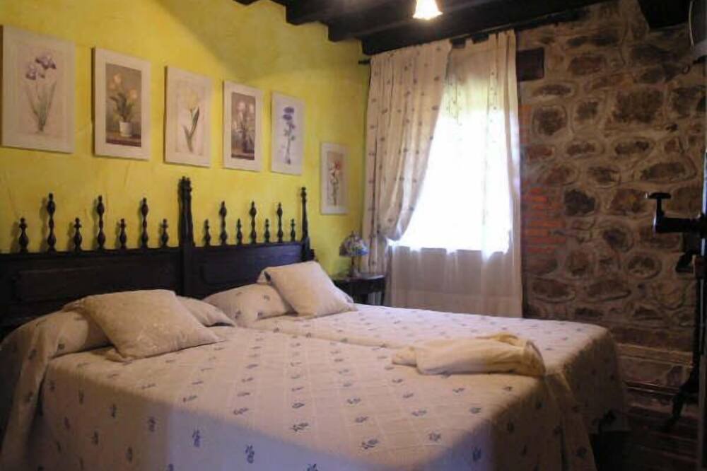 Photo of Bedroom in Cos