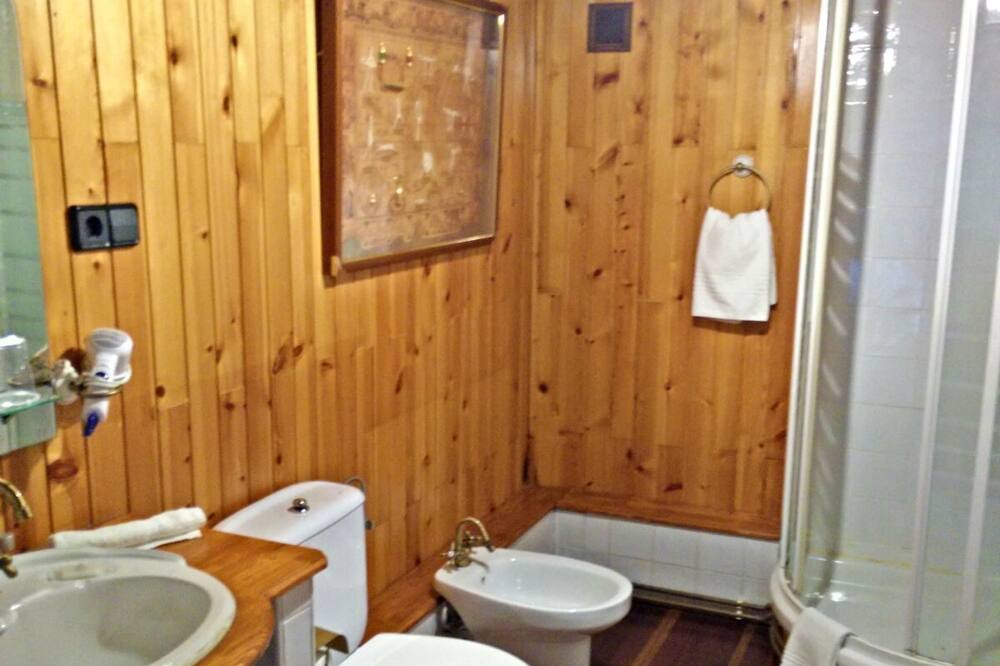 Photo of Bathroom in Cos