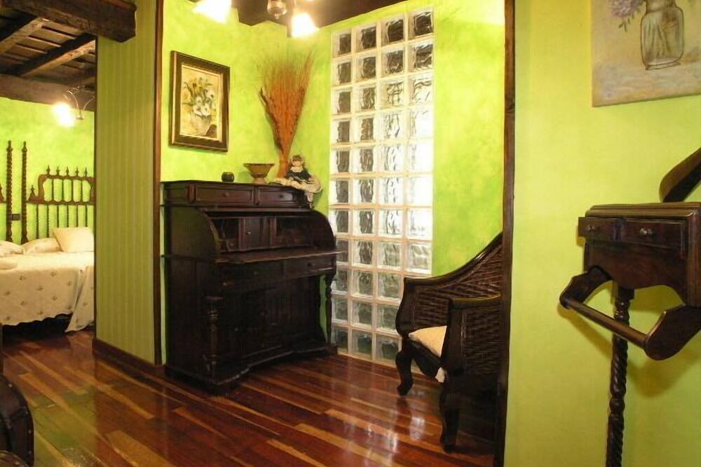 Photo of Bedroom in Cos
