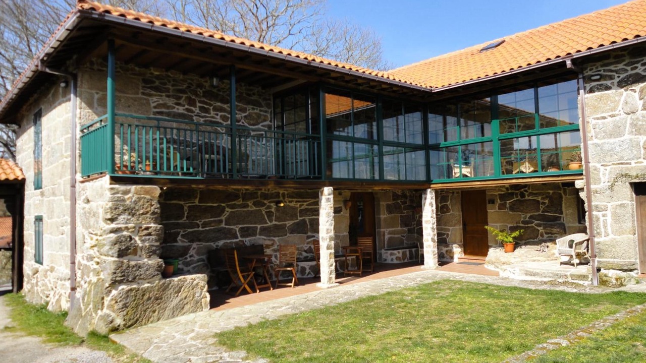 Photo of Buildings in Rairiz de Veiga