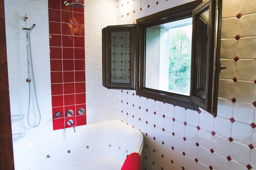 Photo of Bathroom in Corigos