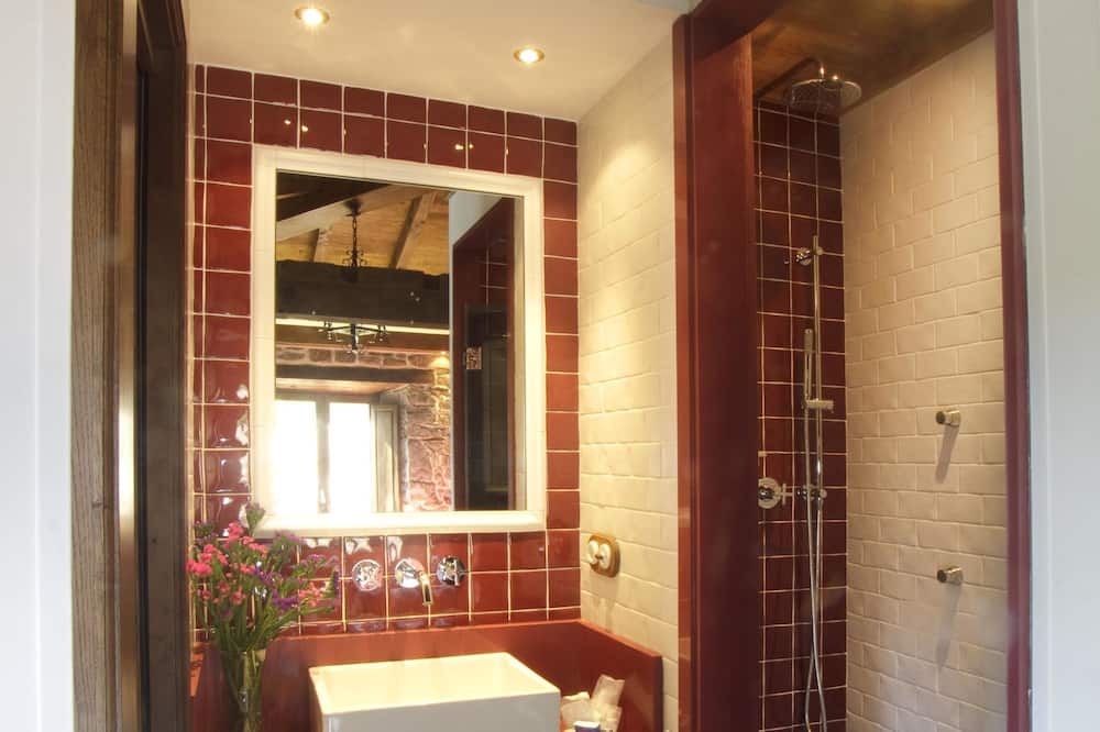 Photo of Bathroom in Corigos