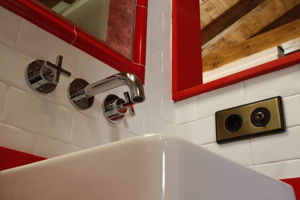 Photo of Bathroom in Corigos