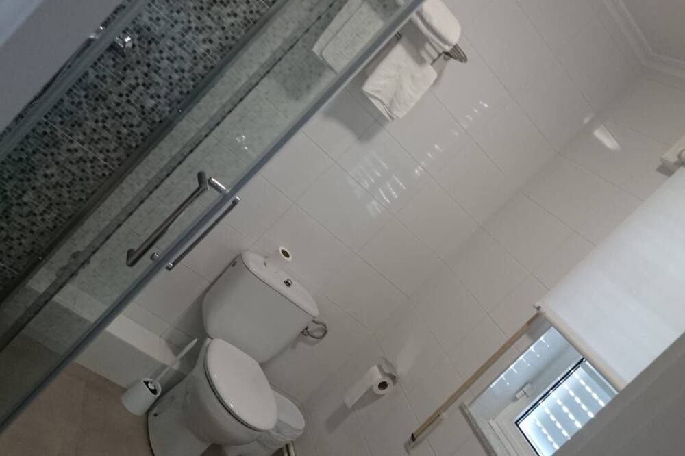 Photo of Bathroom in Viveiro