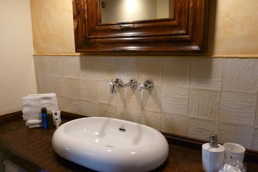 Photo of Bathroom in Coscojuela de Sobrarbe