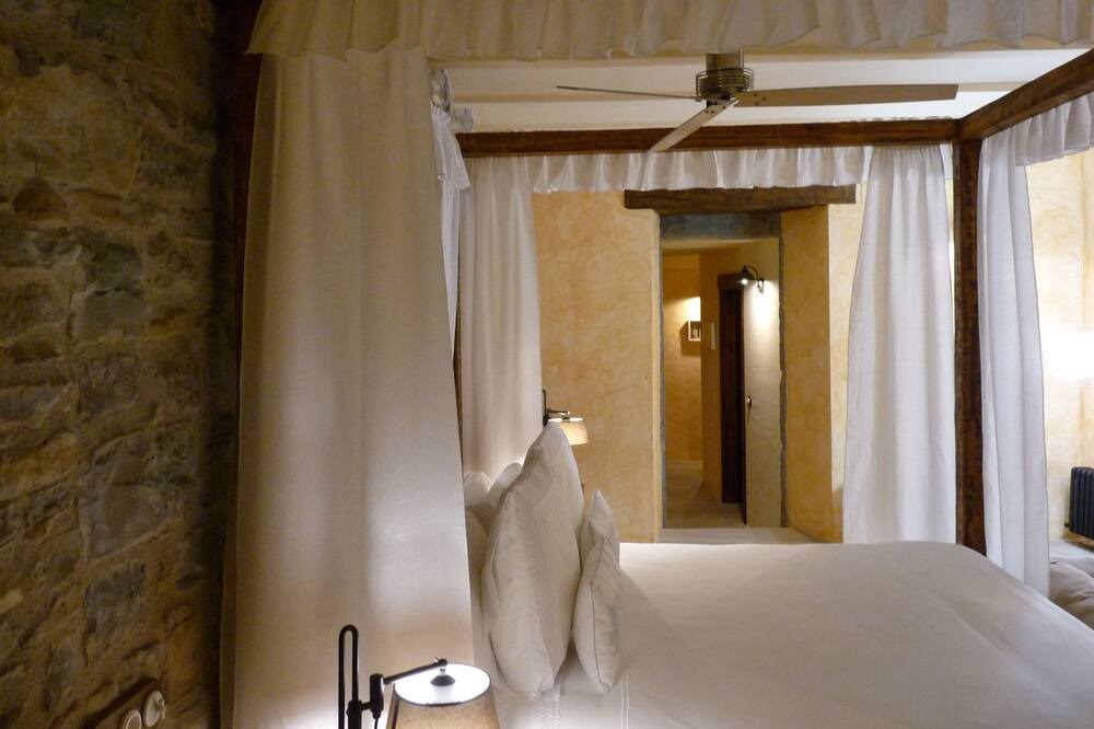 Photo of Bedroom in Coscojuela de Sobrarbe