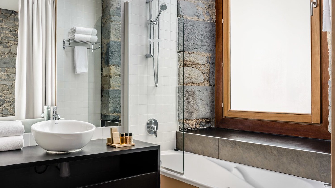 Photo of Bathroom in Orduna