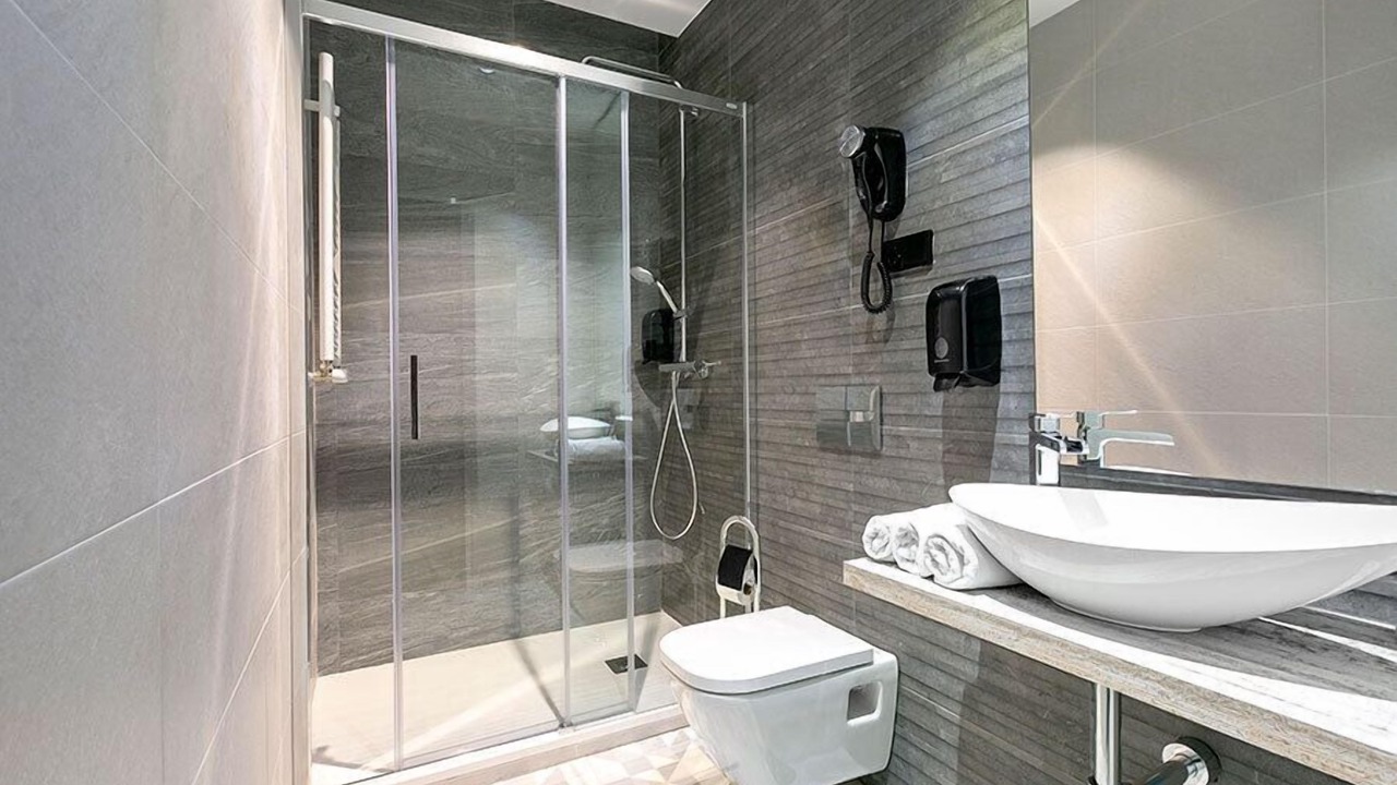 Photo of Bathroom in Literary Quarter