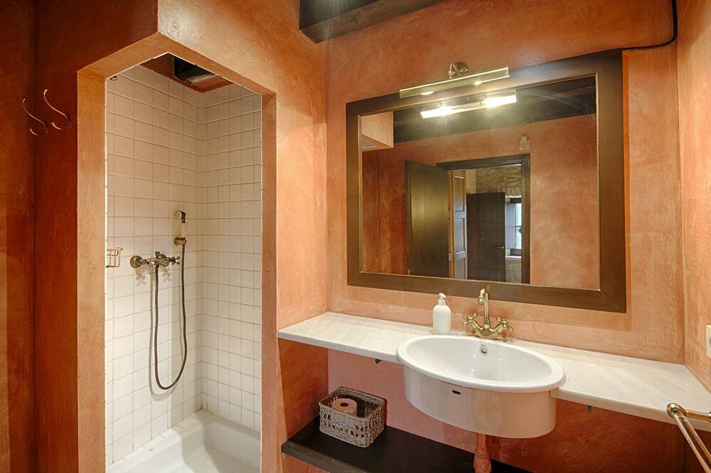Photo of Bathroom in Cornella del Terri
