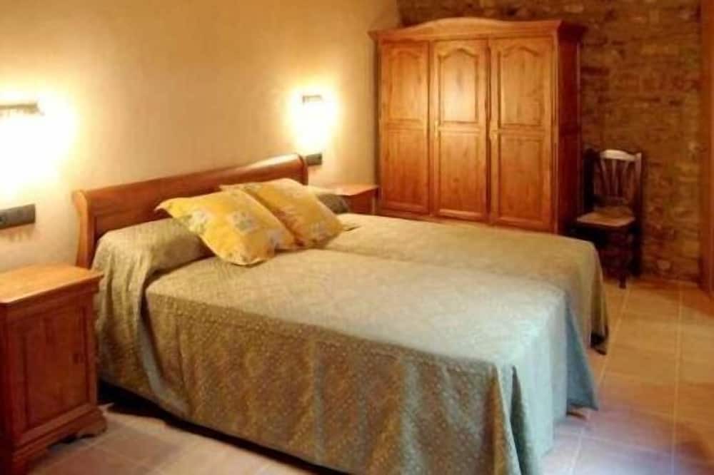 Photo of Bedroom in Montfalco Murallat