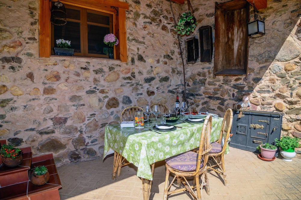 Photo of Patio Balcony in Benllera