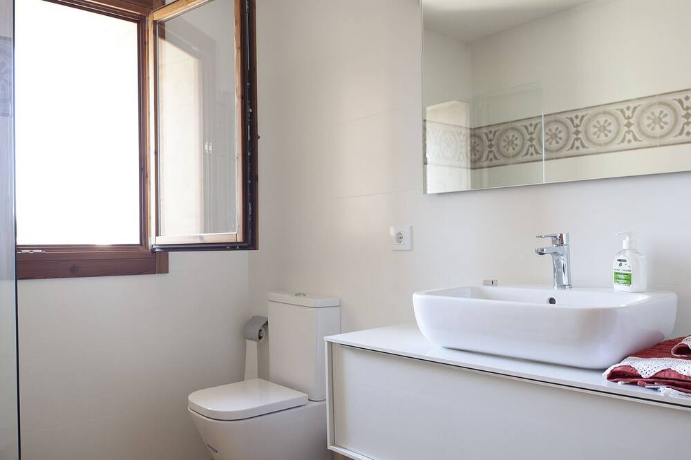 Photo of Bathroom in Portol