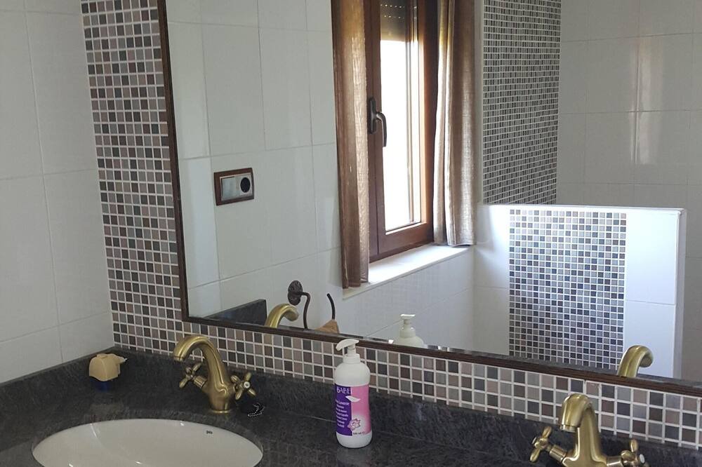 Photo of Bathroom in Citores del Paramo