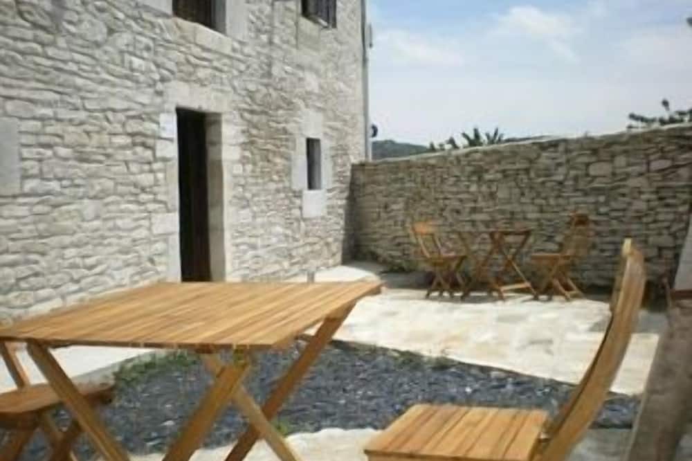 Photo of Patio Balcony in Goni