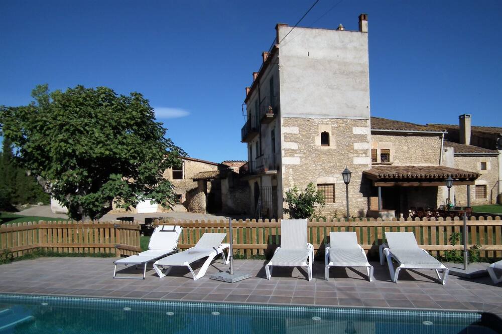 Photo of Outdoor in Corts
