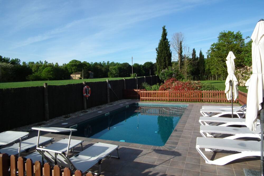 Photo of Outdoor in Corts