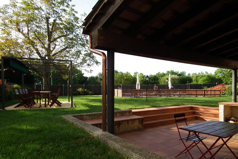 Photo of Outdoor in Corts