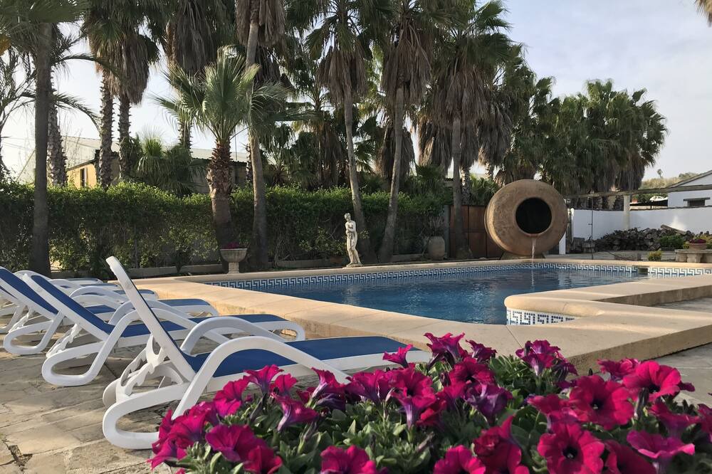 Photo of Outdoor in Paratella