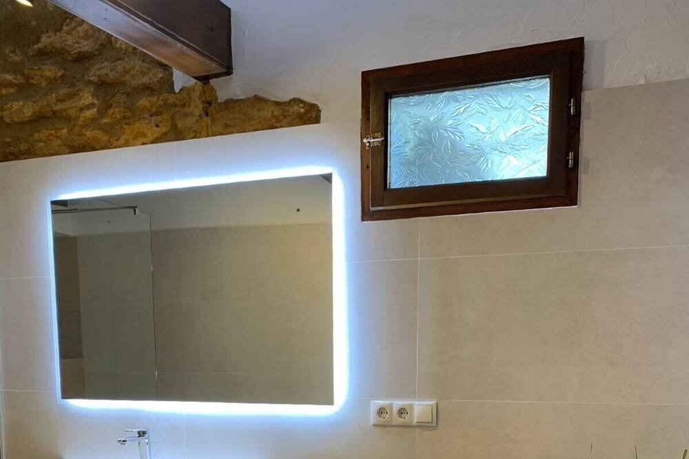 Photo of Bathroom in Paratella