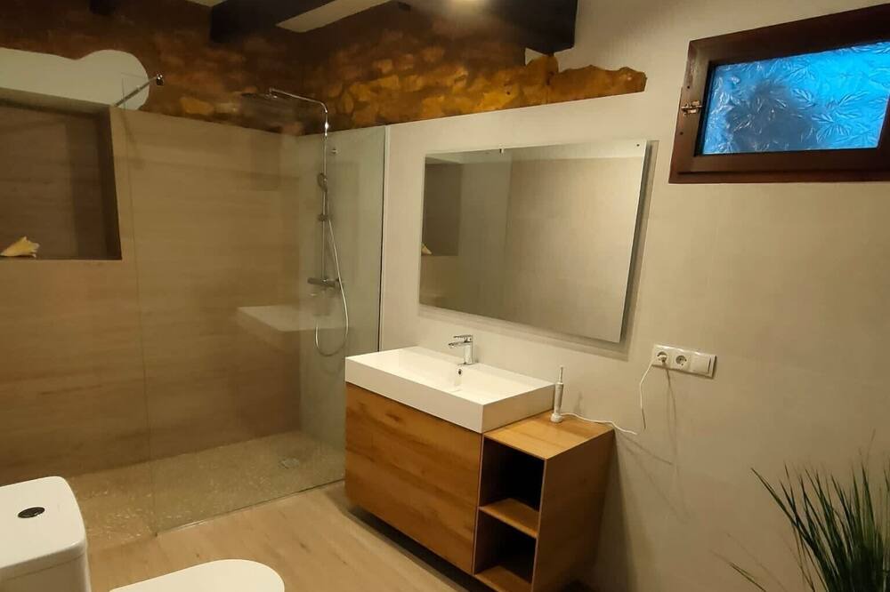 Photo of Bathroom in Paratella