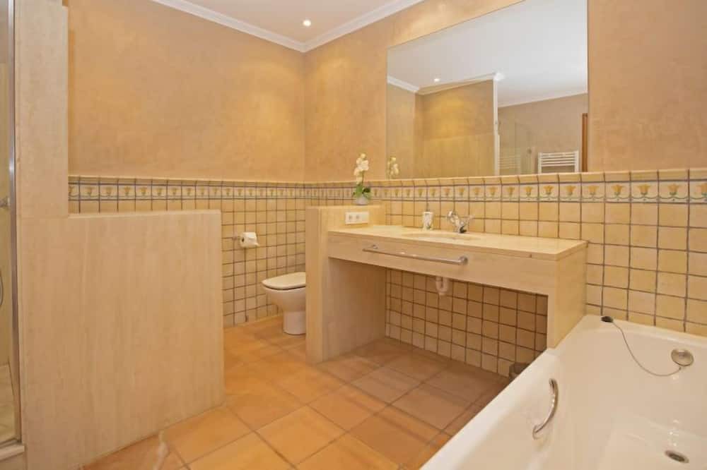 Photo of Bathroom in Fornalutx