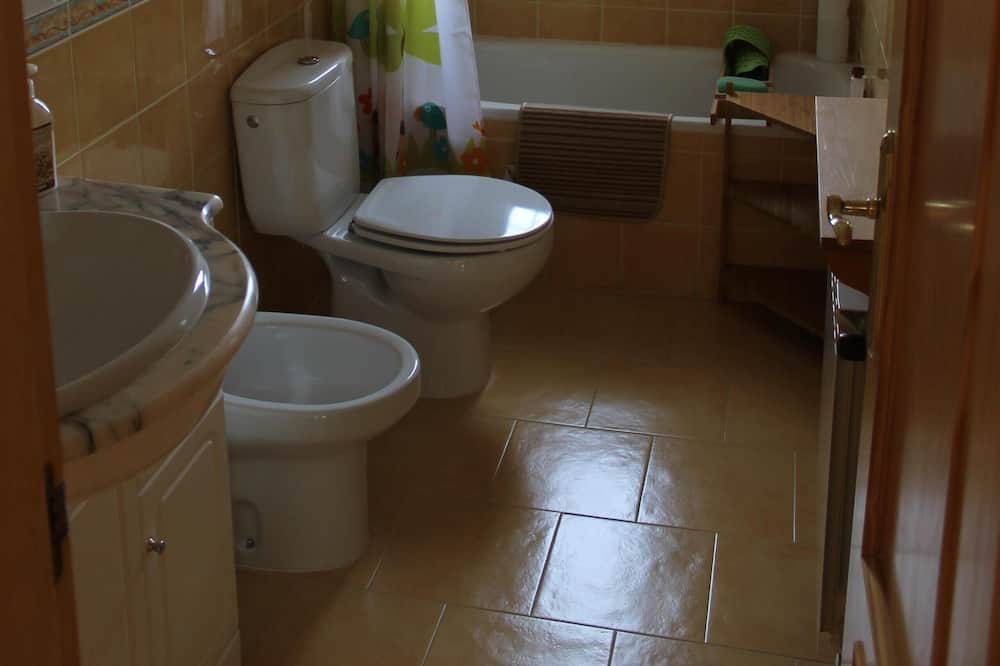 Photo of Bathroom in Marugan