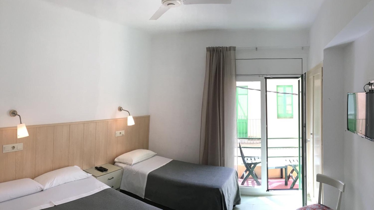 Photo of Bedroom in Roses Town Center