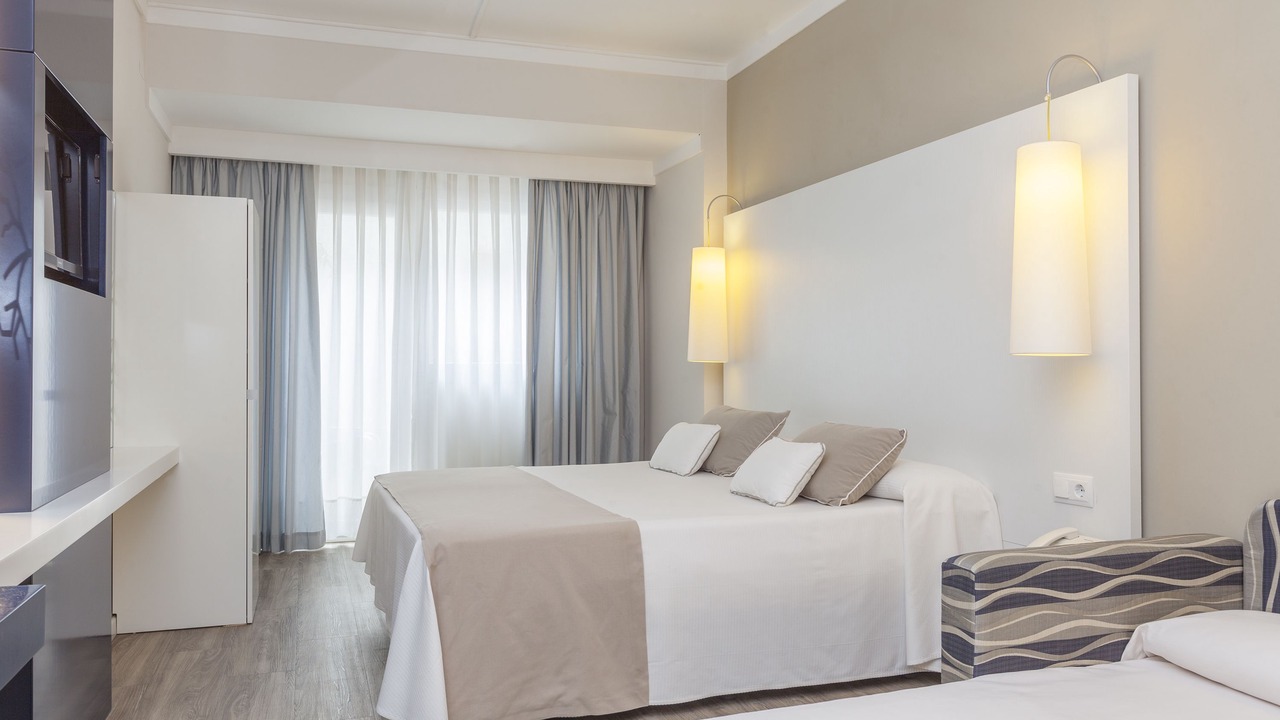 Photo of Bedroom in Almadraba-Canyelles