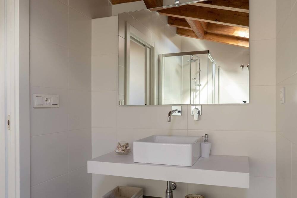 Photo of Bathroom in Kripan