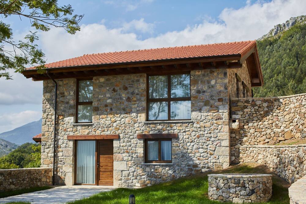 Photo of Outdoor in Collia