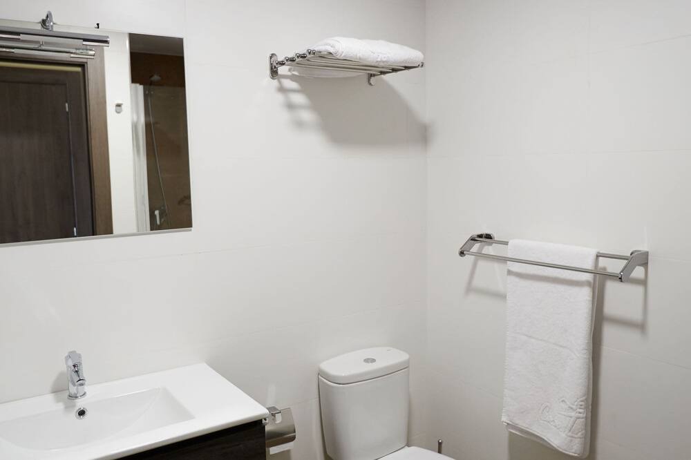 Photo of Bathroom in Collia