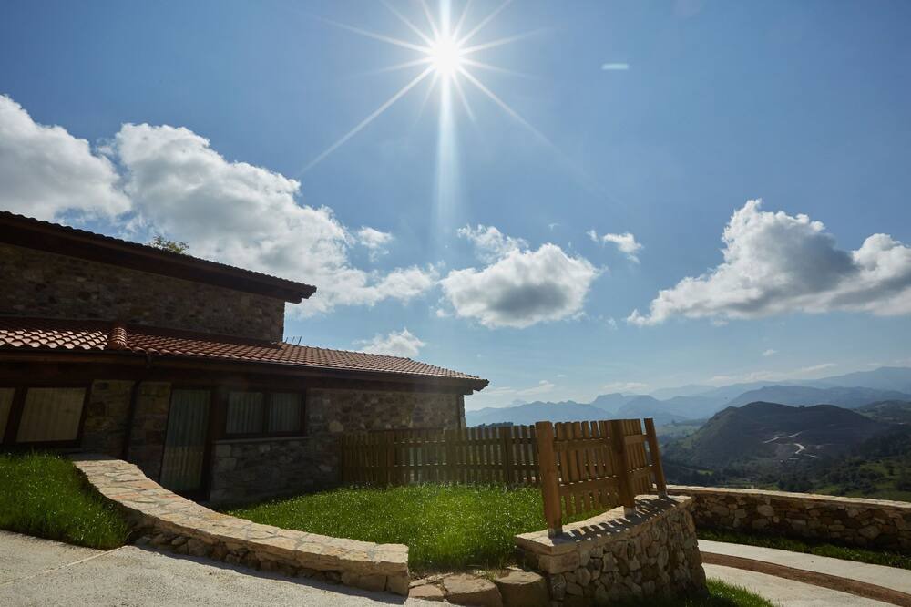 Photo of Outdoor in Collia