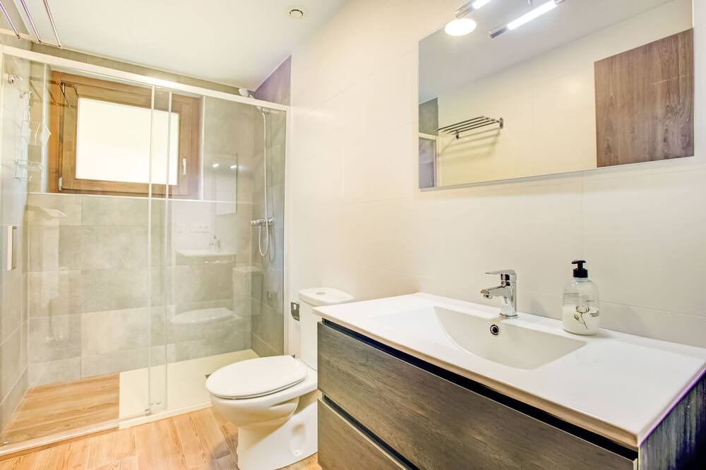 Photo of Bathroom in Collia