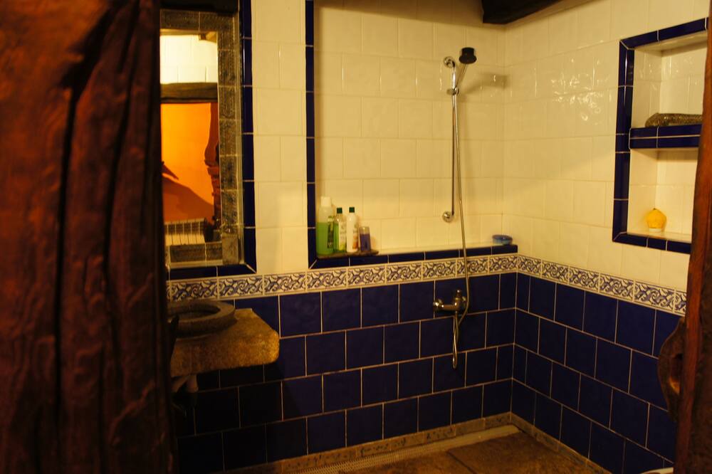 Photo of Bathroom in Cervantes