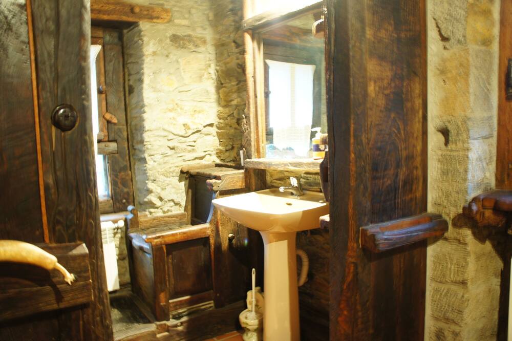 Photo of Bathroom in Cervantes