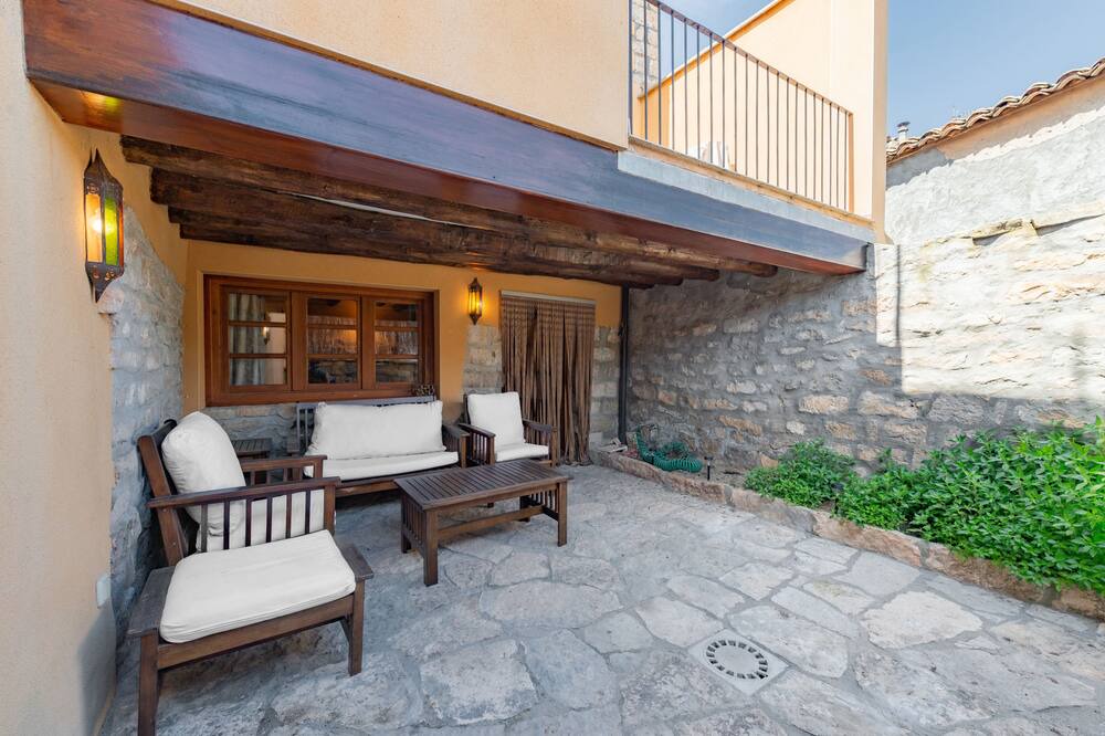 Photo of Patio Balcony in Ballobar