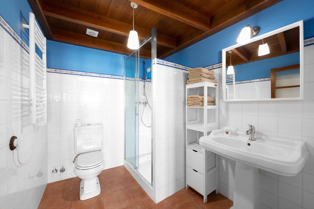Photo of Bathroom in Ballobar