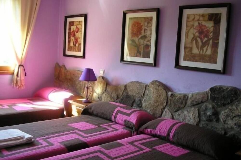 Photo of Bedroom in Navaluenga