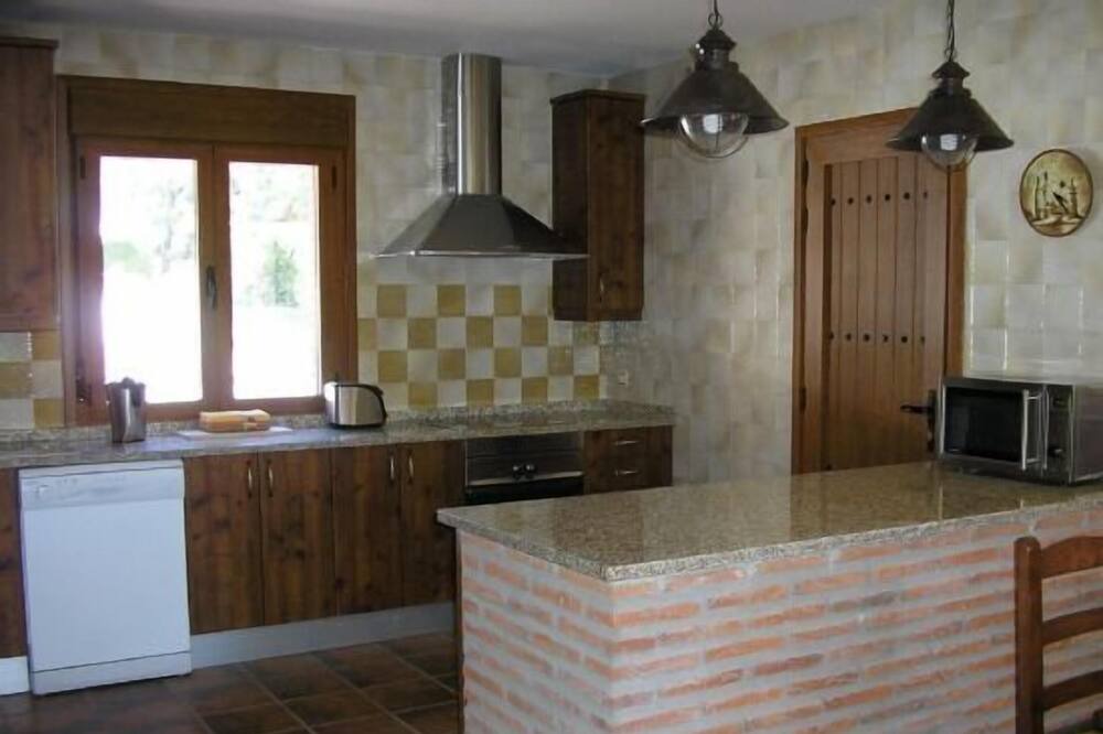 Photo of Kitchen in Navaluenga