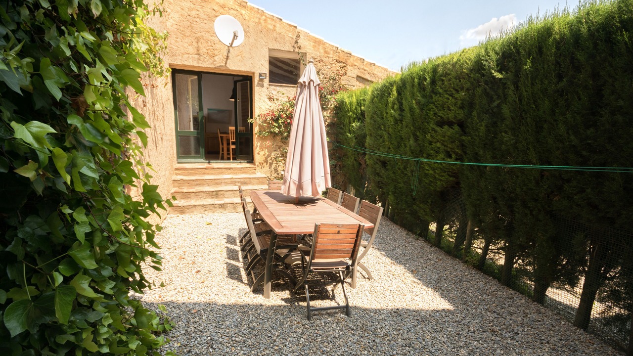 Photo of Patio Balcony in Llampaies
