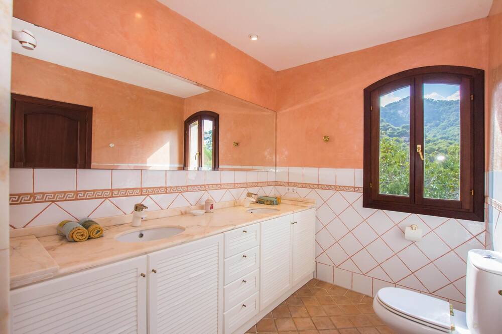 Photo of Bathroom in Capdepera
