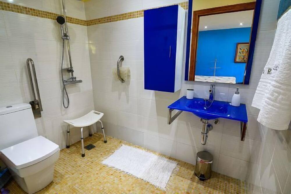 Photo of Bathroom in La Plaza