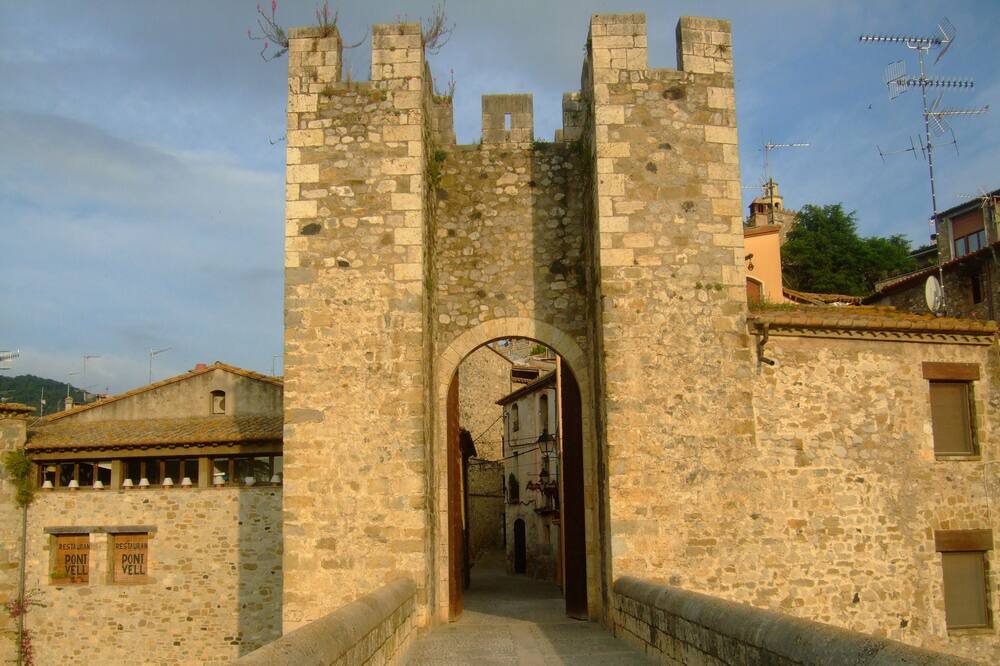 Photo of Outdoor in Besalu