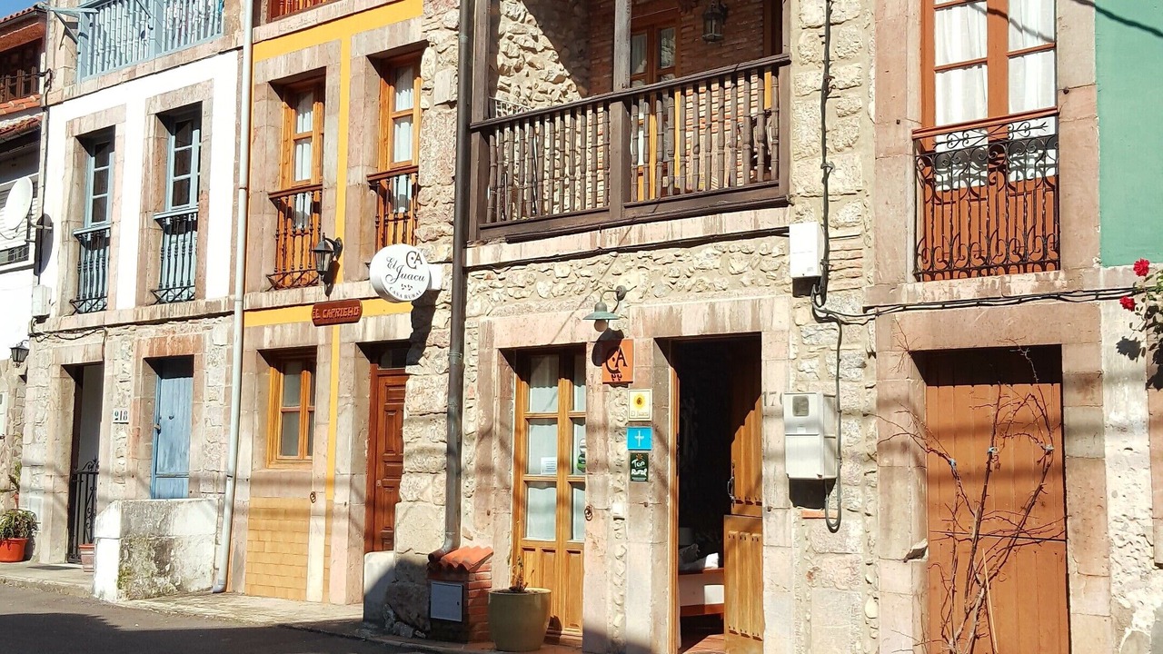 Photo of Outdoor in Cue