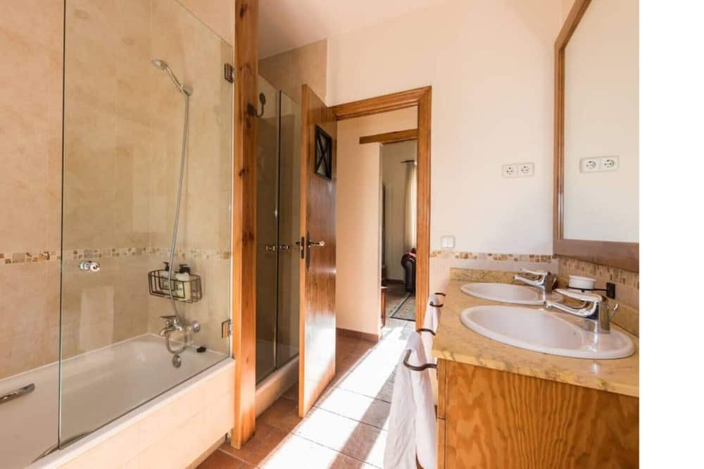 Photo of Bathroom in San Lorenzo de El Escorial